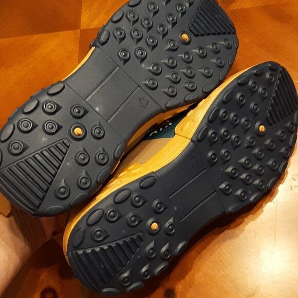 BLS-ECKE Tan and Navy Sneakers - Picture 5 of 7